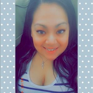 Meet your Posher, Cecilia